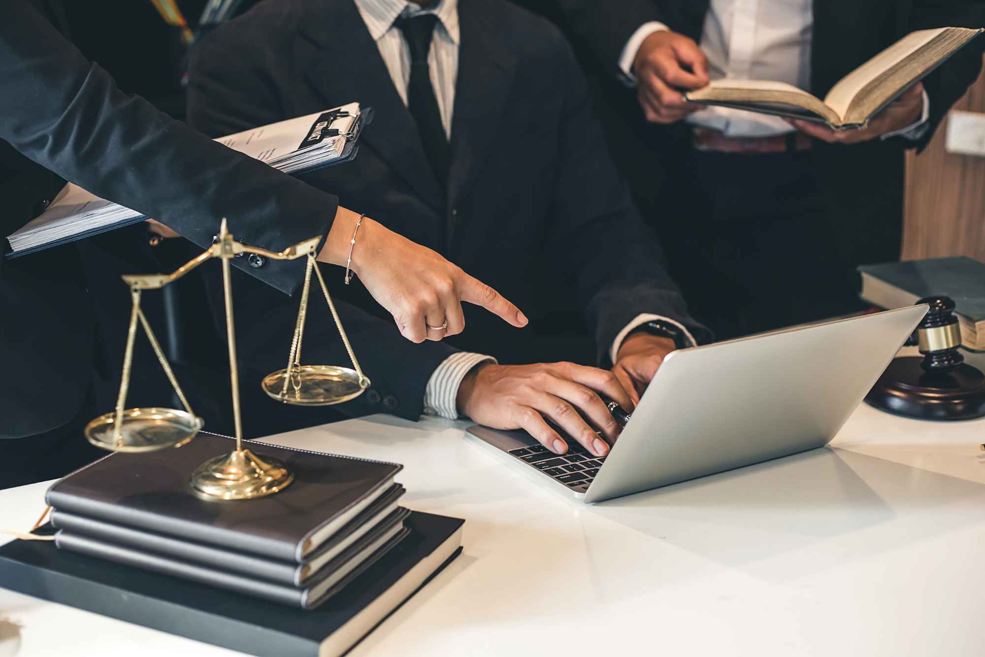Can Expats Hire Criminal Lawyers in Dubai 2025 Guide